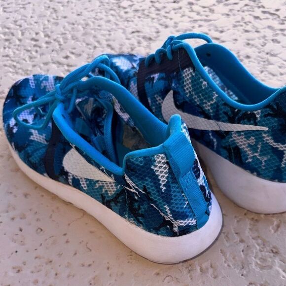 Nike Roshe - Picture 6 of 7